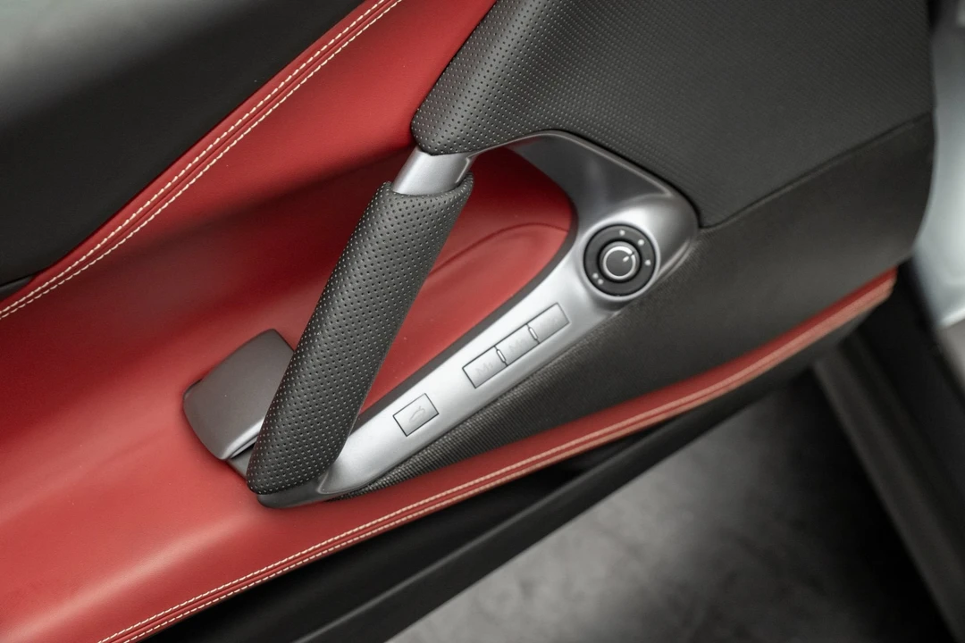 2020 Ferrari 812 Superfast - Image 17 of 28