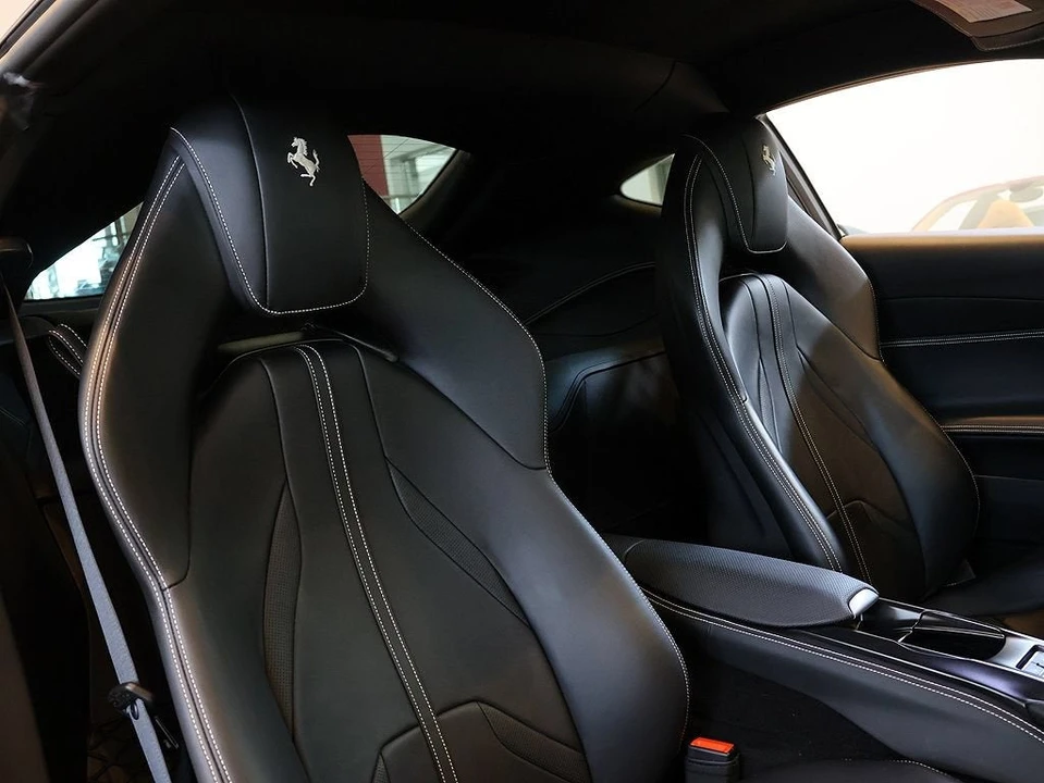 2020 Ferrari 812 Superfast - Image 18 of 31