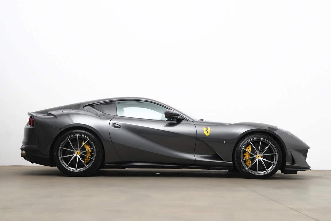 2020 Ferrari 812 Superfast - Image 15 of 31