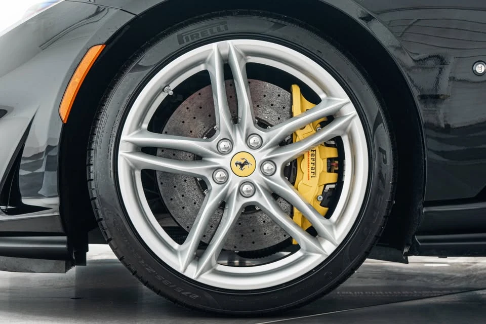 2020 Ferrari 812 Superfast - Image 9 of 19