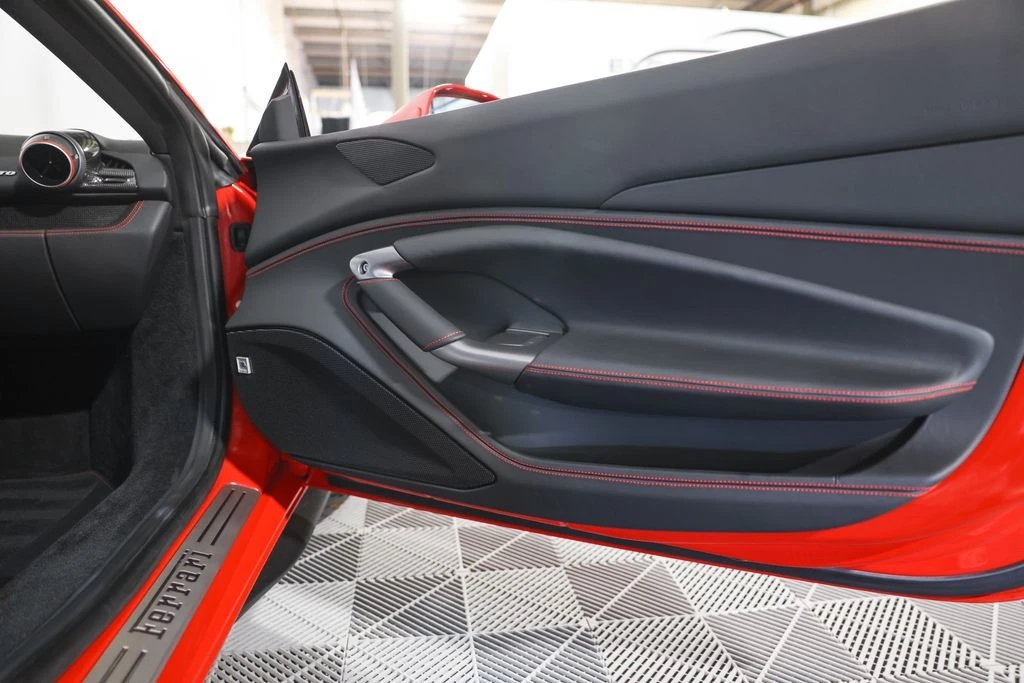 2020 Ferrari F8 Tributo - Image 27 of 31