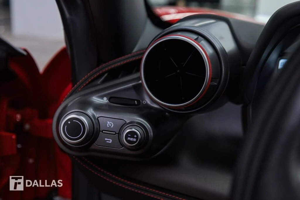 2020 Ferrari F8 Tributo - Image 28 of 31