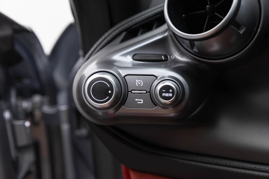 2020 Ferrari F8 Tributo - Image 28 of 31