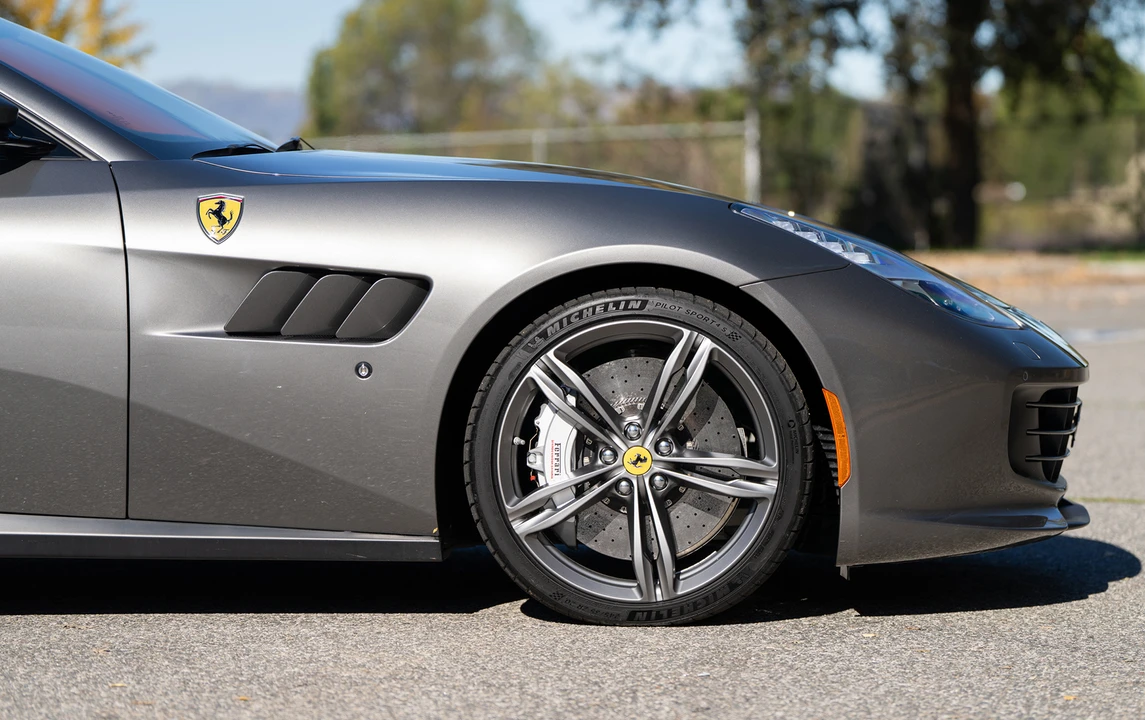 2020 Ferrari GTC4Lusso - Image 9 of 11