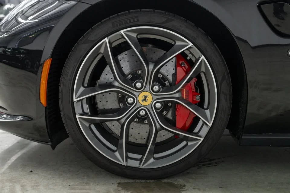 2020 Ferrari GTC4Lusso - Image 8 of 19