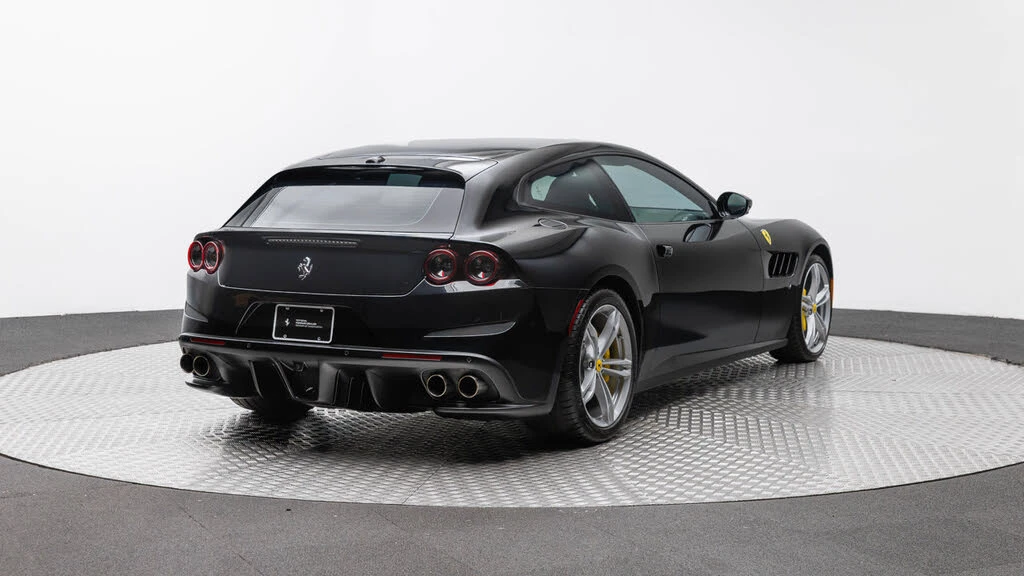 2020 Ferrari GTC4Lusso - Image 7 of 31