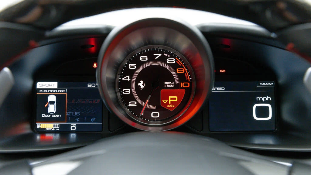 2020 Ferrari GTC4Lusso - Image 17 of 31