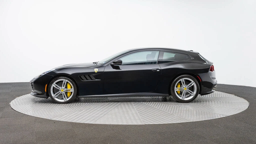 2020 Ferrari GTC4Lusso - Image 2 of 31
