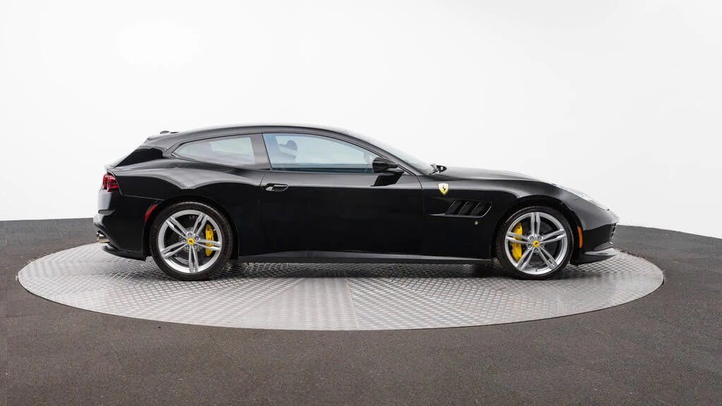 2020 Ferrari GTC4Lusso - Image 9 of 31