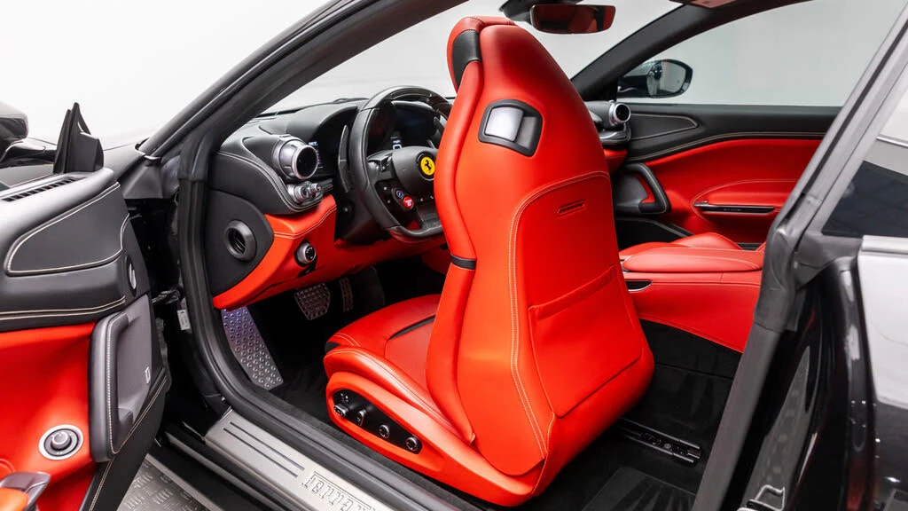 2020 Ferrari GTC4Lusso T - Image 27 of 31