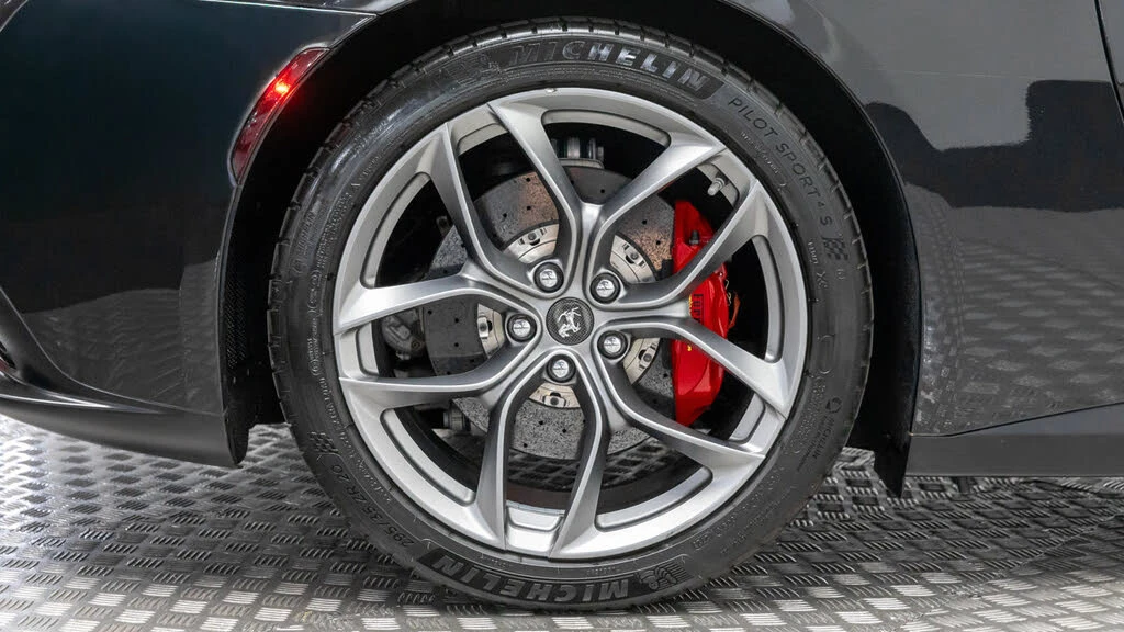 2020 Ferrari GTC4Lusso T - Image 14 of 31