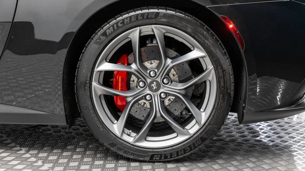 2020 Ferrari GTC4Lusso T - Image 13 of 31