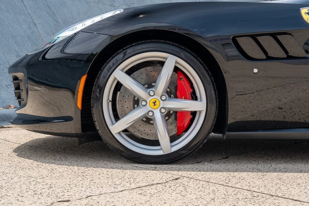 2020 Ferrari GTC4Lusso T - Image 10 of 31