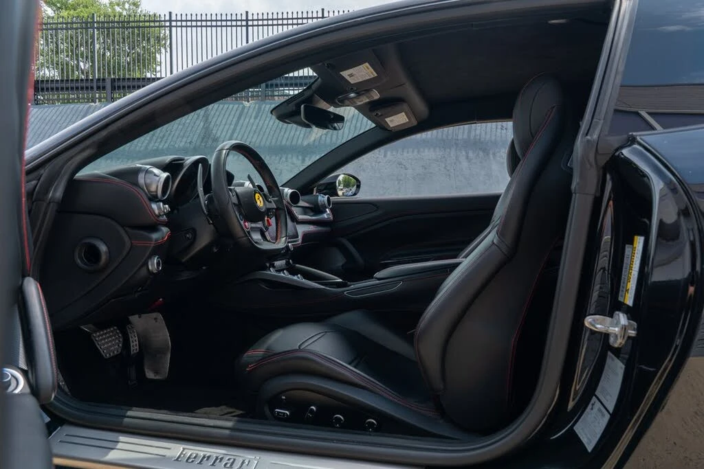 2020 Ferrari GTC4Lusso T - Image 27 of 31