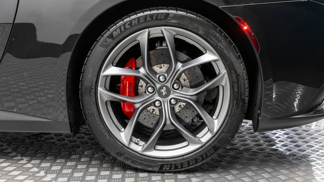 2020 Ferrari GTC4Lusso T - Image 13 of 31