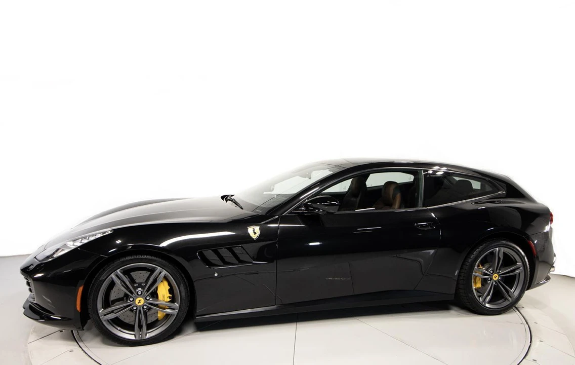 2020 Ferrari GTC4Lusso - Image 2 of 31