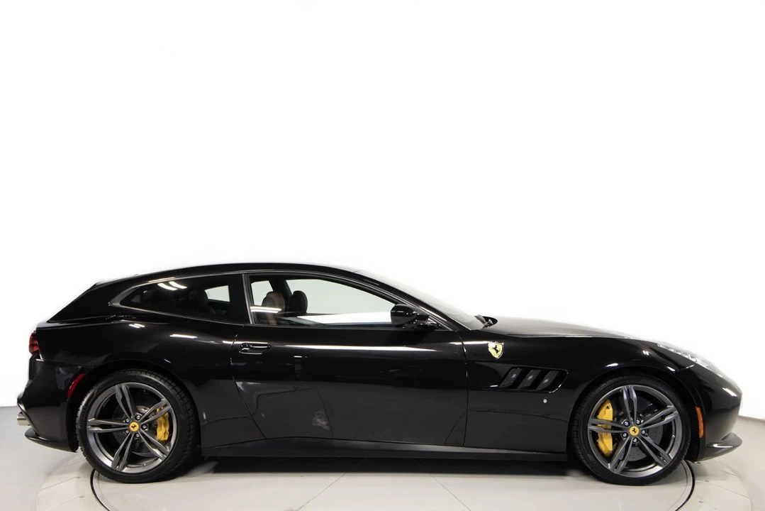 2020 Ferrari GTC4Lusso - Image 28 of 31