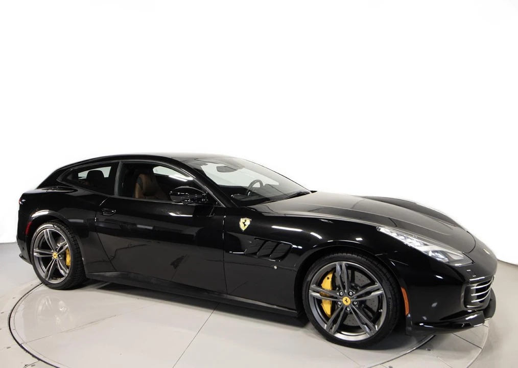 2020 Ferrari GTC4Lusso - Image 26 of 31