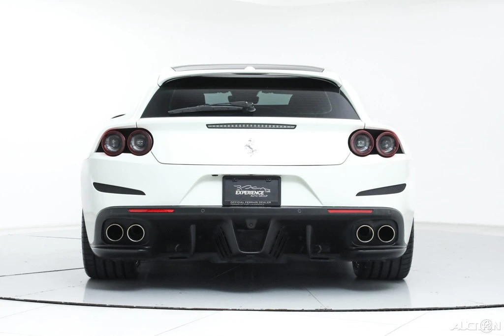 2020 Ferrari GTC4Lusso - Image 8 of 21