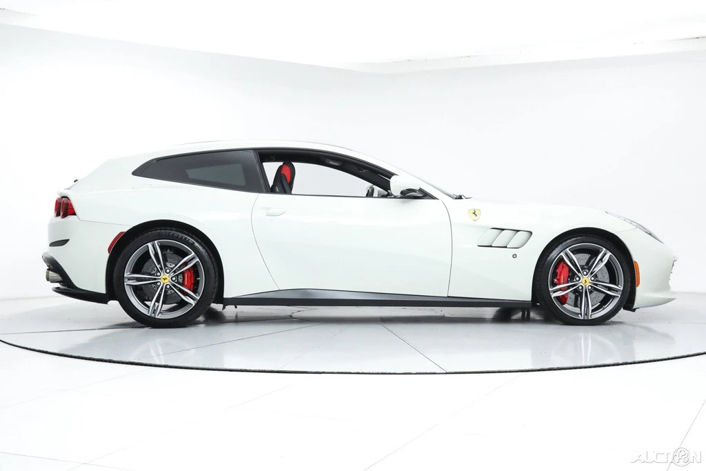 2020 Ferrari GTC4Lusso - Image 9 of 21