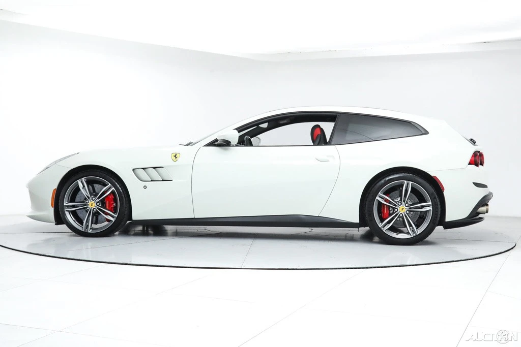 2020 Ferrari GTC4Lusso - Image 4 of 21