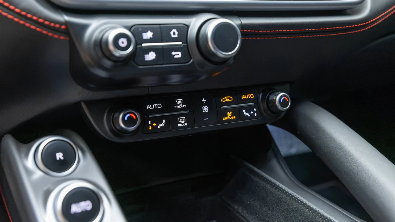 2020 Ferrari GTC4Lusso - Image 23 of 31