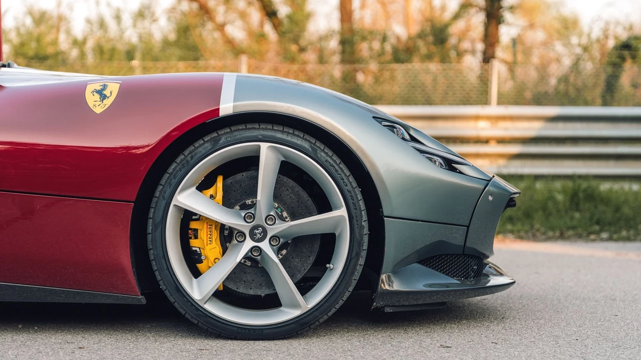 2020 Ferrari Monza SP2 - Image 19 of 31