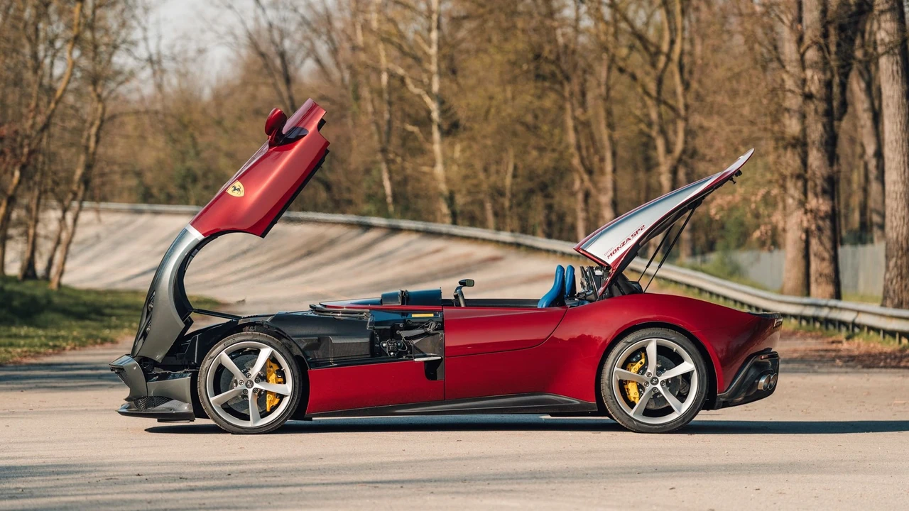 2020 Ferrari Monza SP2 - Image 15 of 31