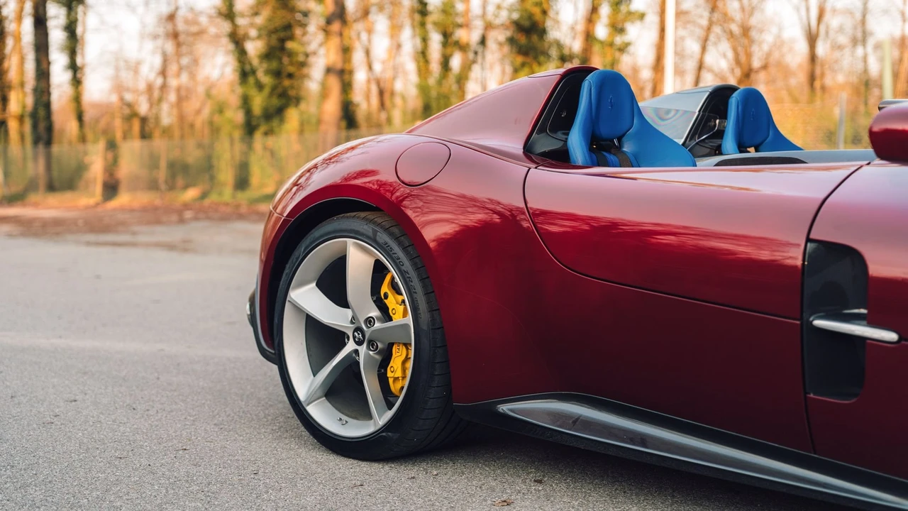 2020 Ferrari Monza SP2 - Image 20 of 31