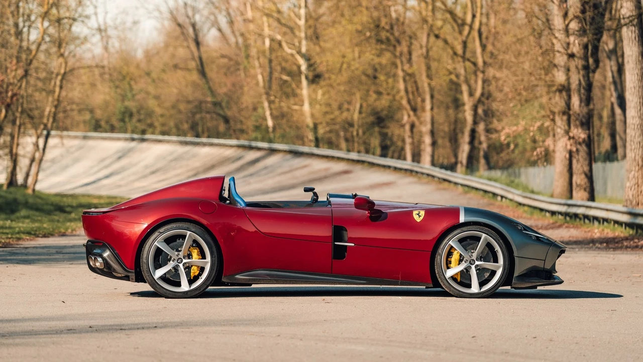 2020 Ferrari Monza SP2 - Image 16 of 31