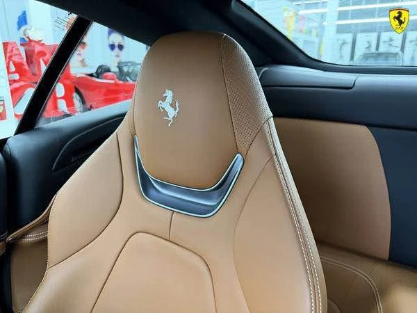 2020 Ferrari Portofino - Image 8 of 10
