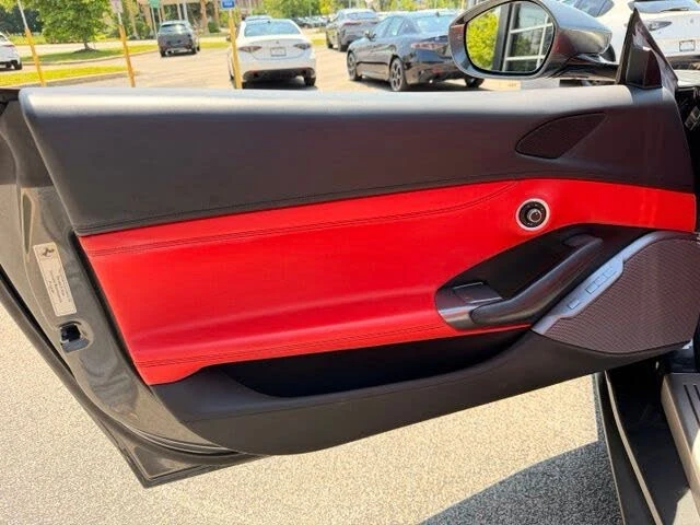 2020 Ferrari Portofino - Image 24 of 31