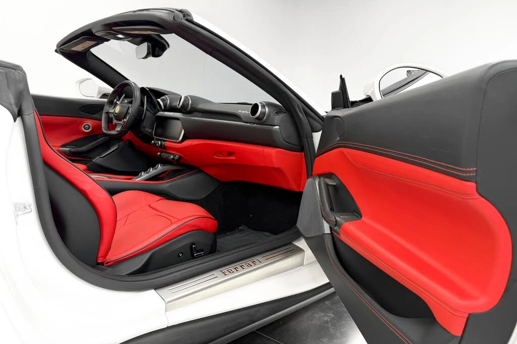 2020 Ferrari Portofino - Image 27 of 31