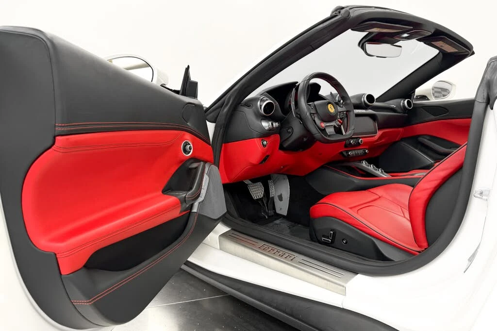 2020 Ferrari Portofino - Image 26 of 31