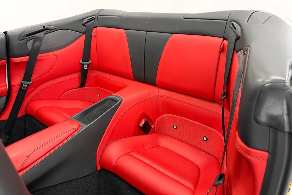 2020 Ferrari Portofino - Image 16 of 31