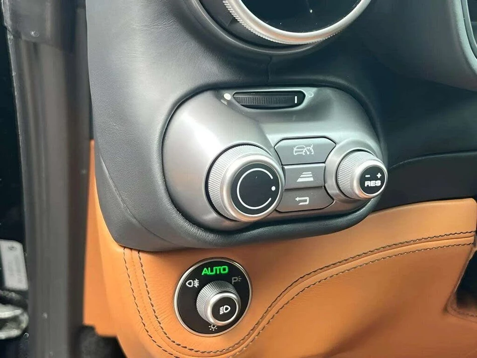 2020 Ferrari Portofino - Image 19 of 31