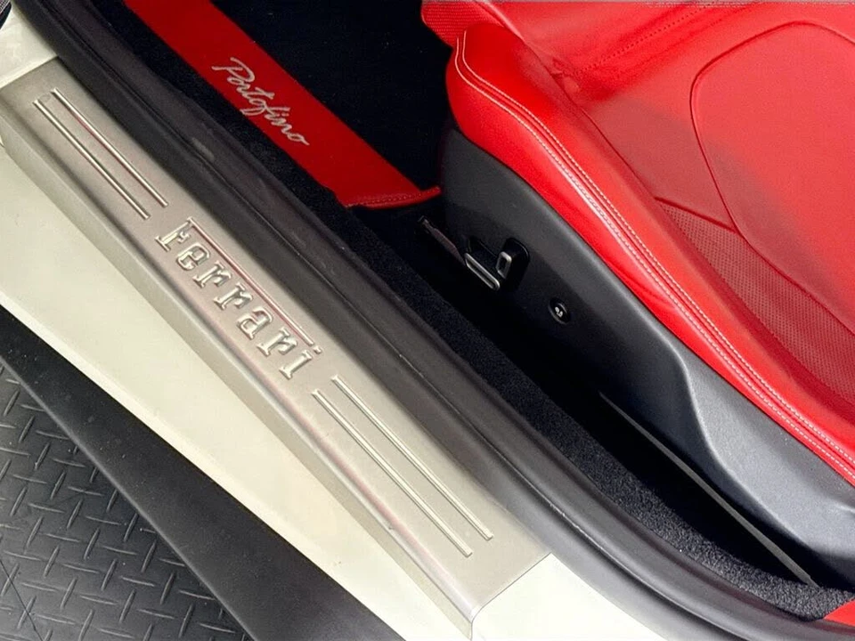 2020 Ferrari Portofino - Image 15 of 28
