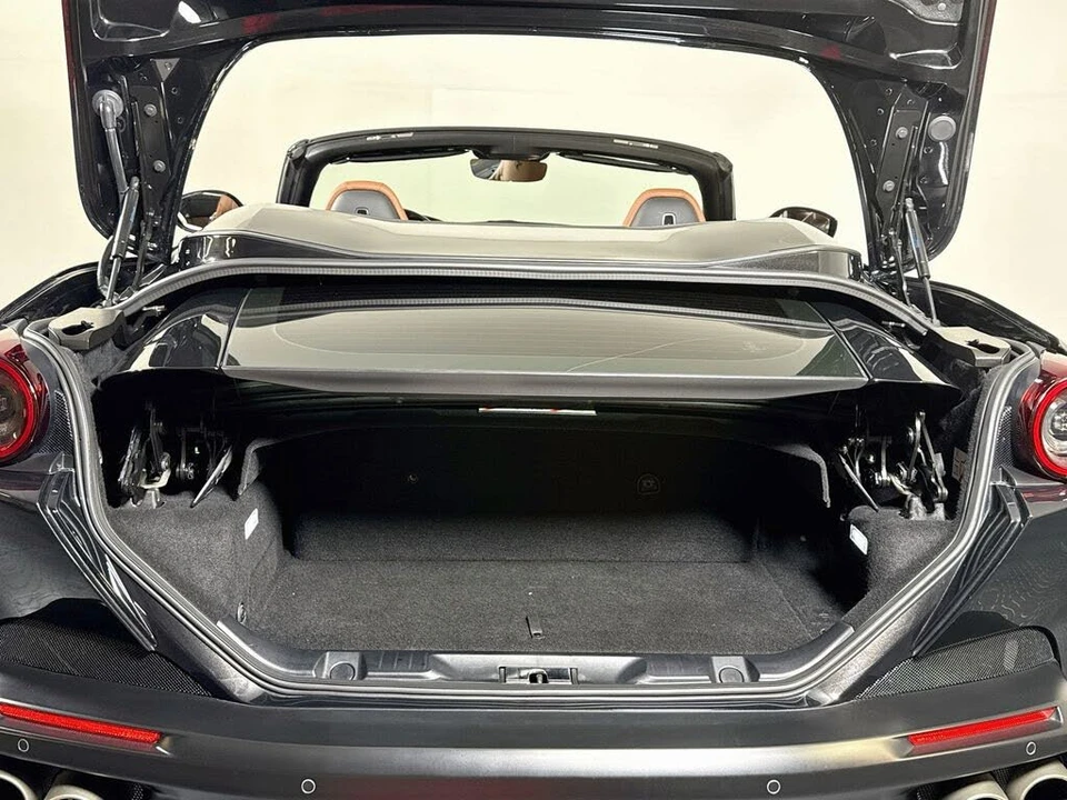 2020 Ferrari Portofino - Image 28 of 30