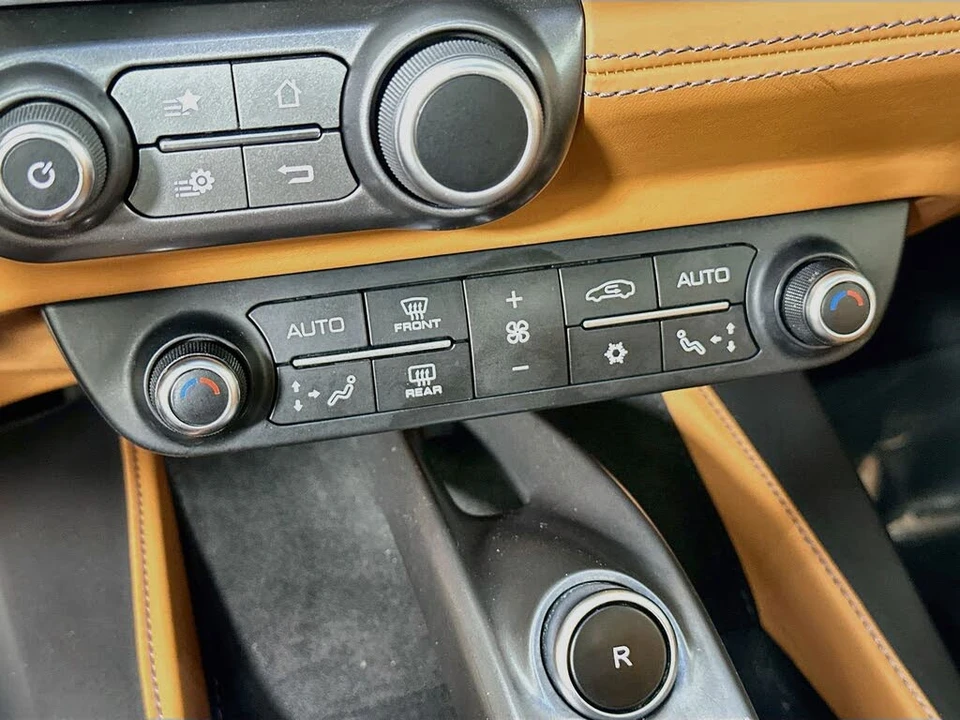 2020 Ferrari Portofino - Image 25 of 31
