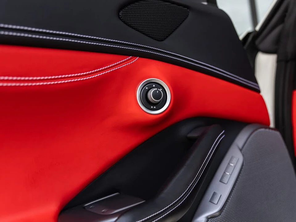 2020 Ferrari Portofino - Image 30 of 31