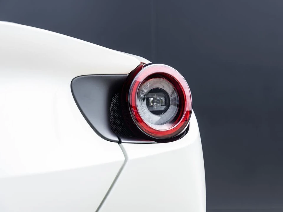 2020 Ferrari Portofino - Image 15 of 31