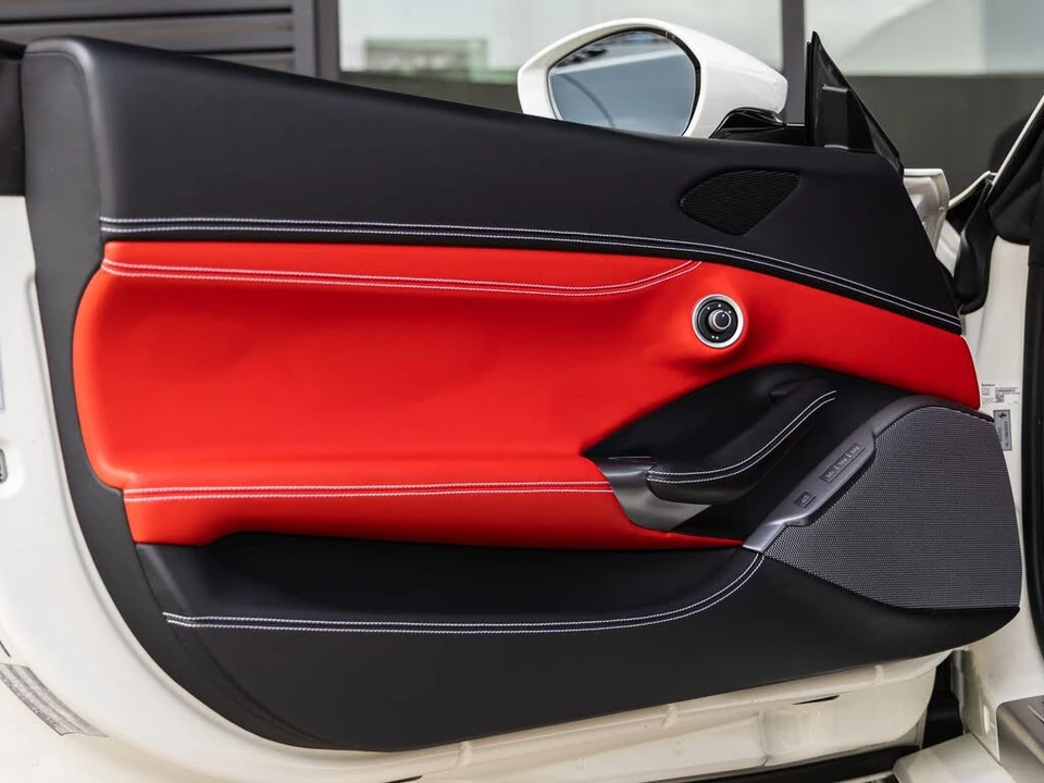 2020 Ferrari Portofino - Image 29 of 31
