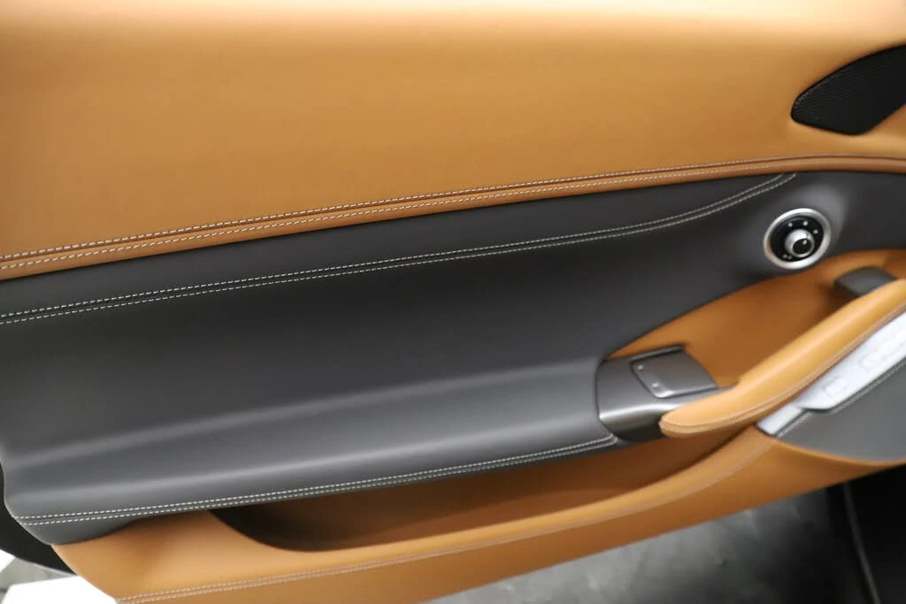 2020 Ferrari Portofino - Image 23 of 27