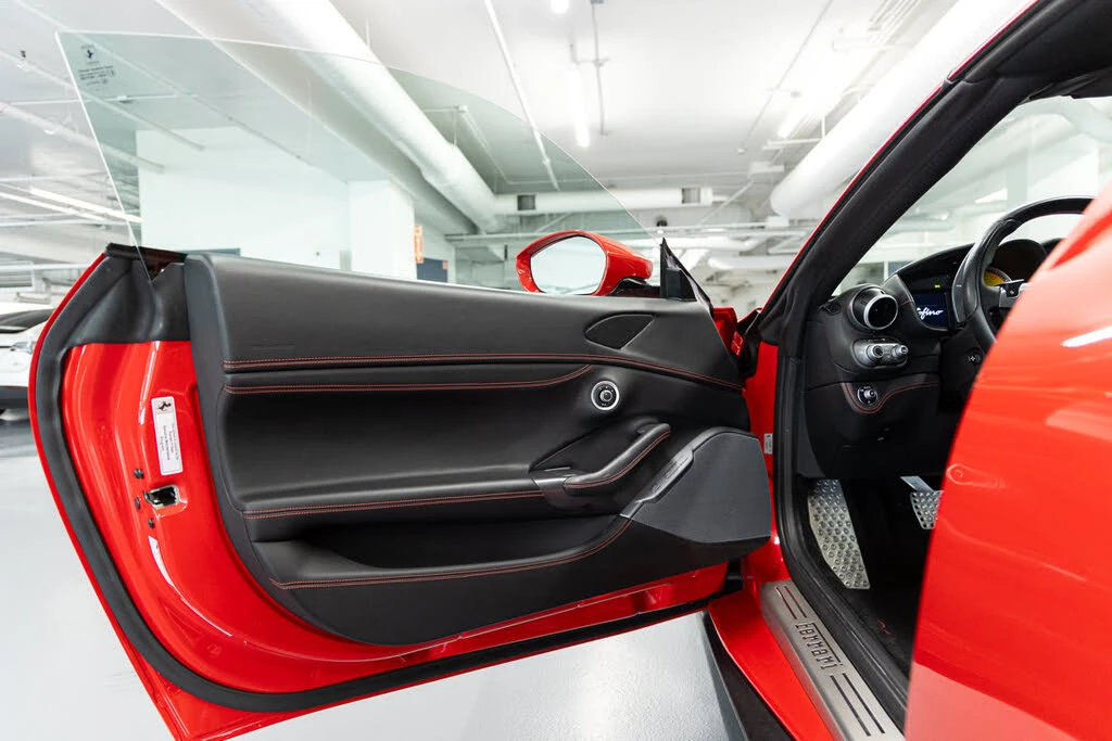 2020 Ferrari Portofino - Image 30 of 31
