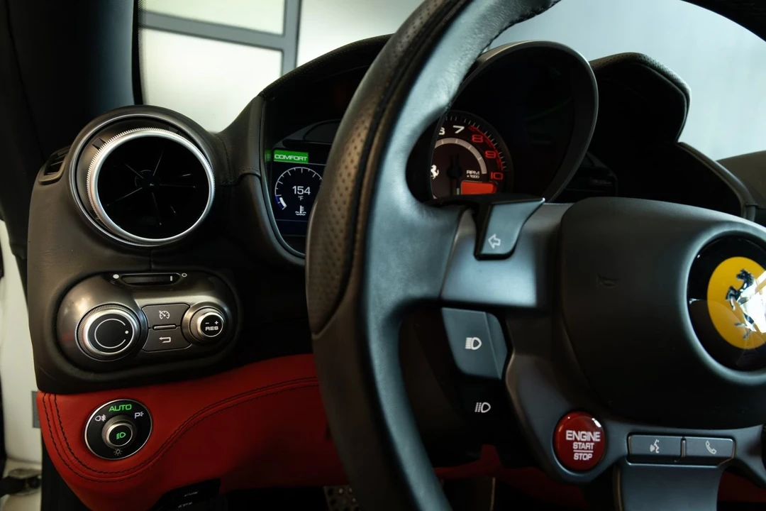 2020 Ferrari Portofino - Image 20 of 31