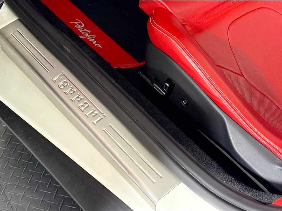 2020 Ferrari Portofino - Image 15 of 29
