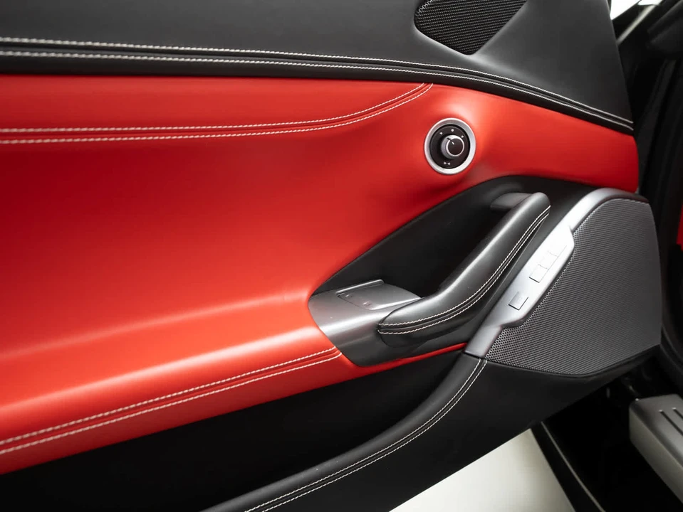 2020 Ferrari Portofino - Image 16 of 31