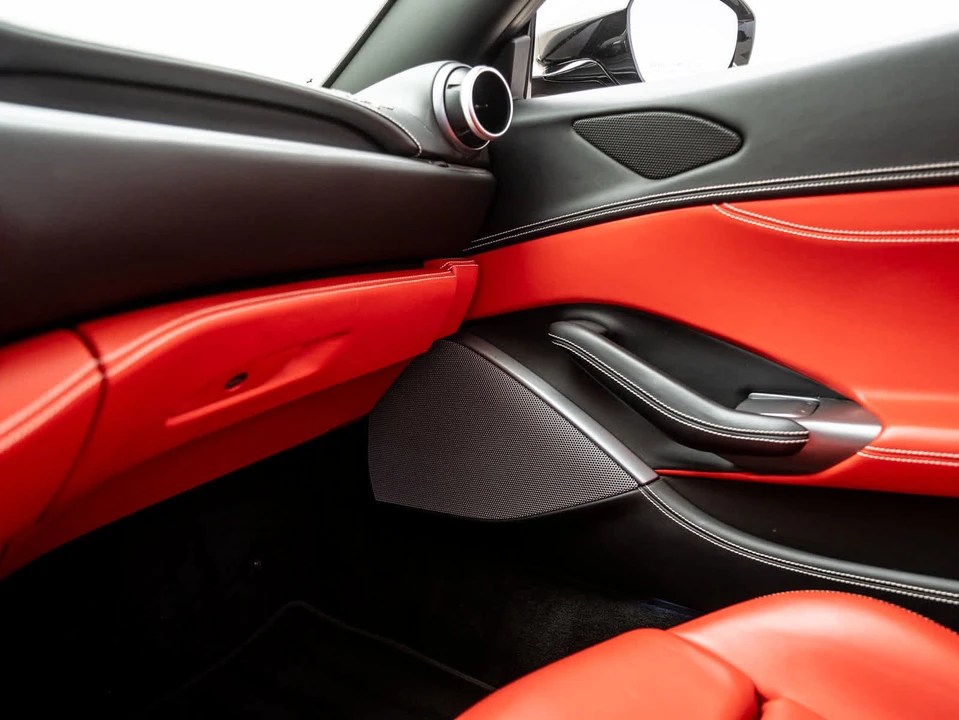 2020 Ferrari Portofino - Image 28 of 31