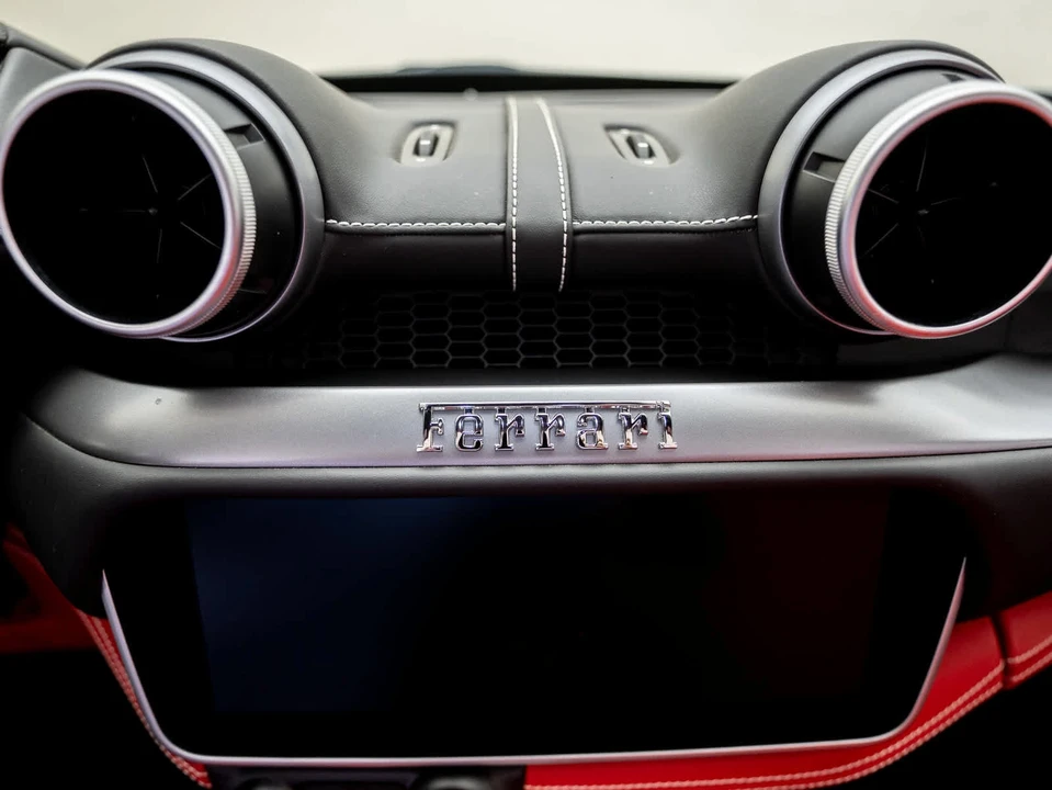 2020 Ferrari Portofino - Image 26 of 31