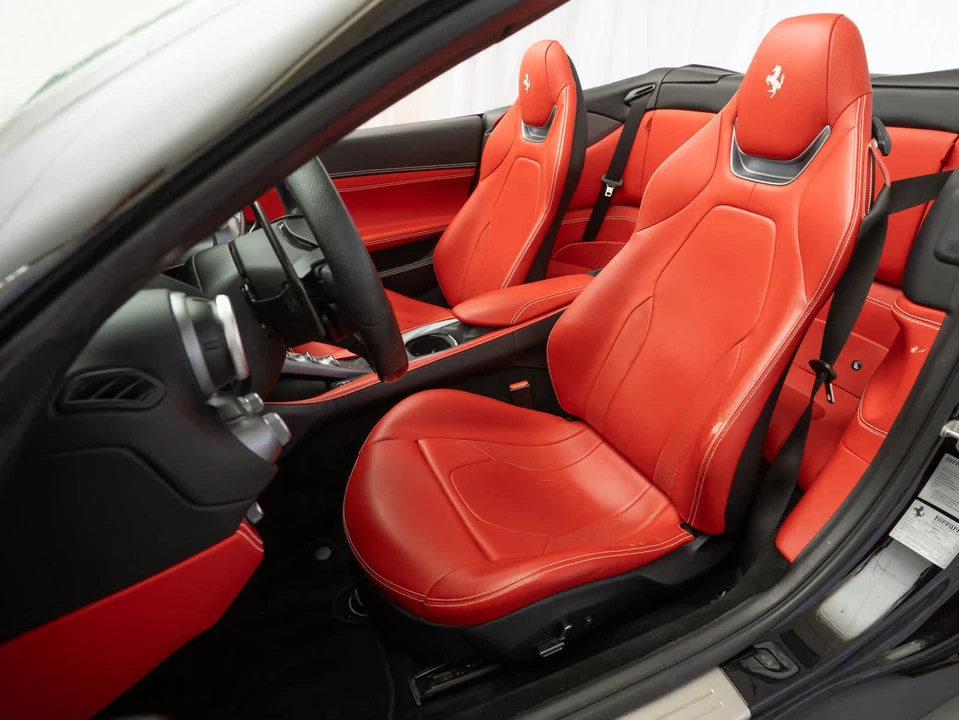 2020 Ferrari Portofino - Image 15 of 31